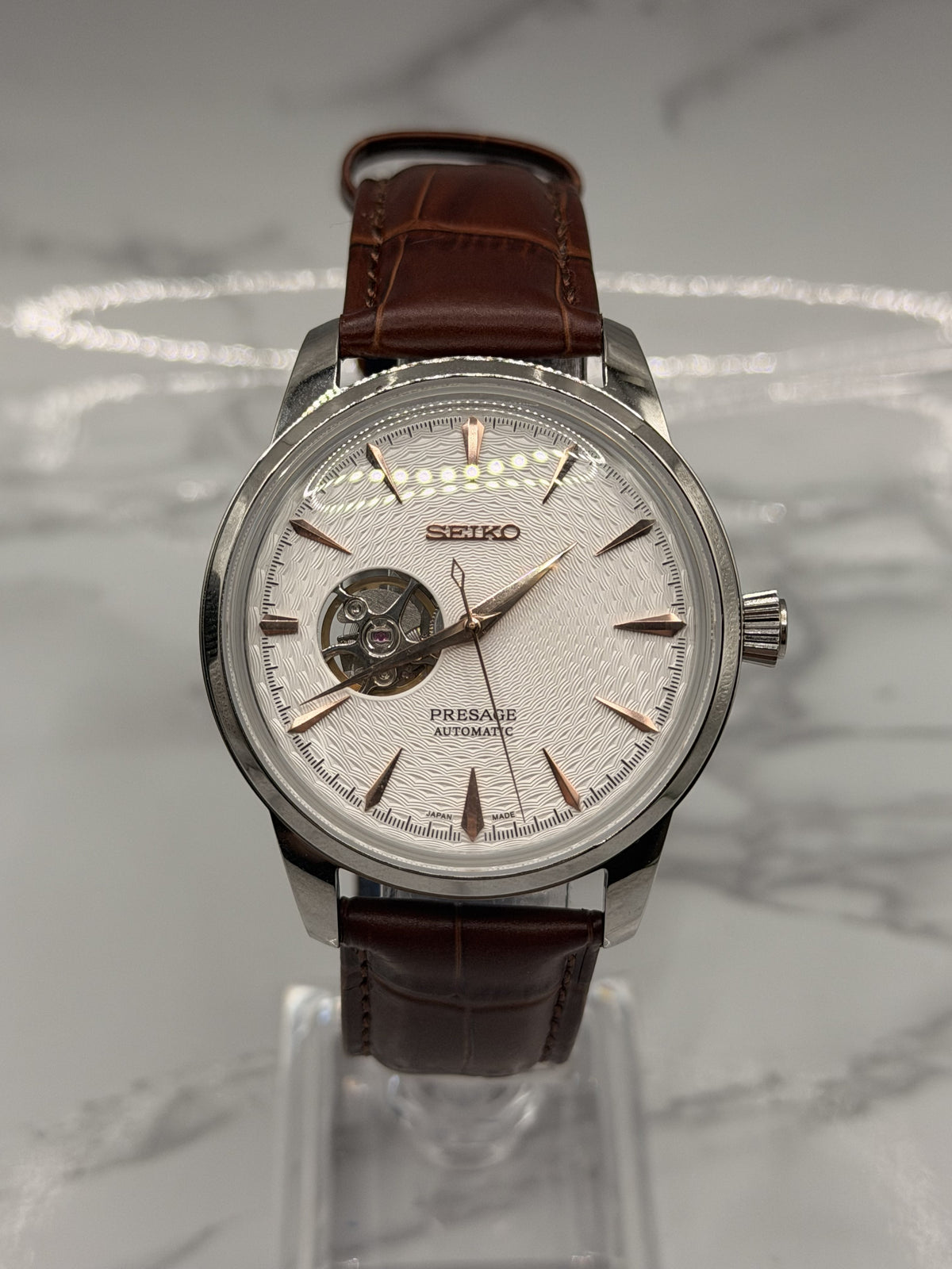 Presageiko White - Roman Watches