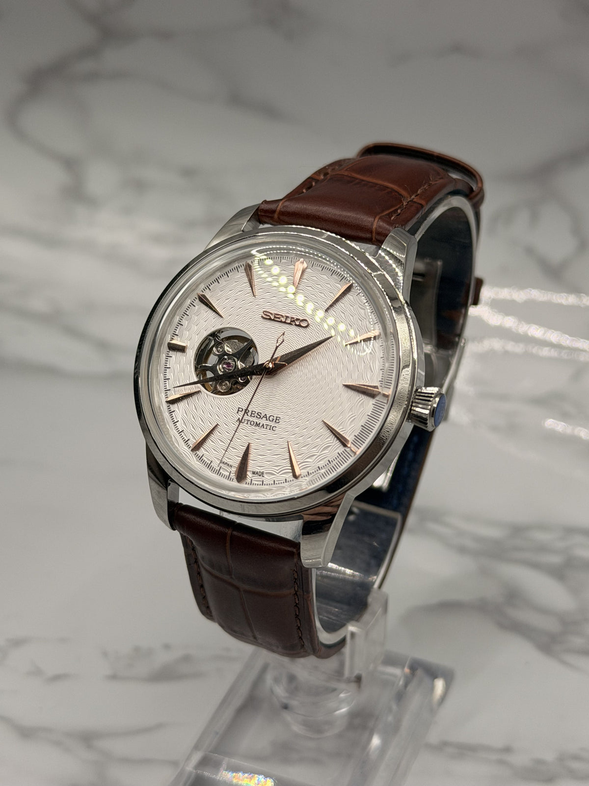 Presageiko White - Roman Watches